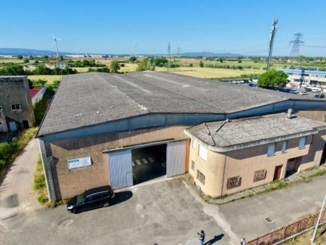 Capannone in vendita a Calcinaia, Toscana