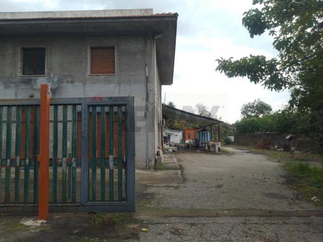 Capannone in vendita a Giarre, Sicilia