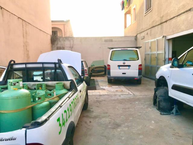 Capannone in vendita a Olbia, Sassari