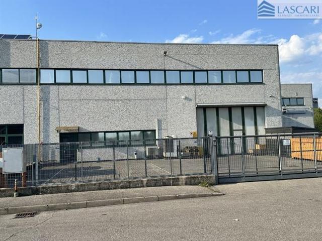 Capannone in affitto a Curno, Lombardia