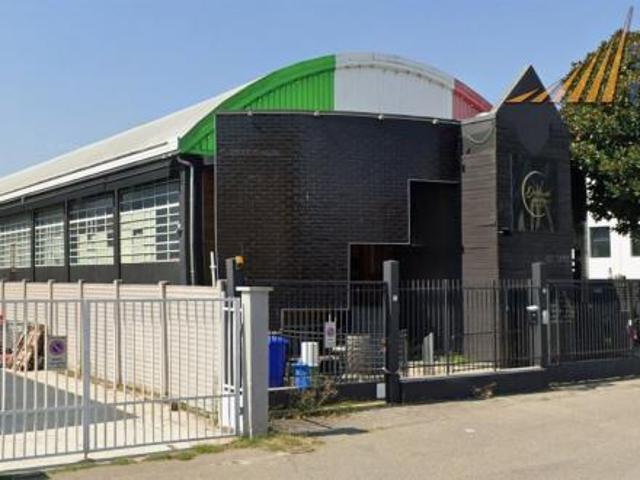 Locale Commerciale in vendita a Senago, Lombardia