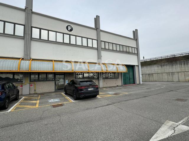 Capannone in affitto a Caponago, Lombardia