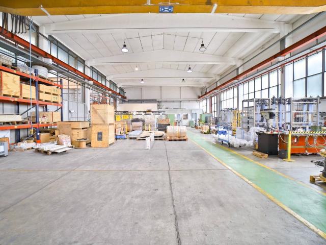 Capannone in vendita a Cologno Monzese, Lombardia