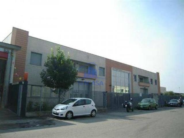 Capannone in vendita a Concorezzo, Lombardia