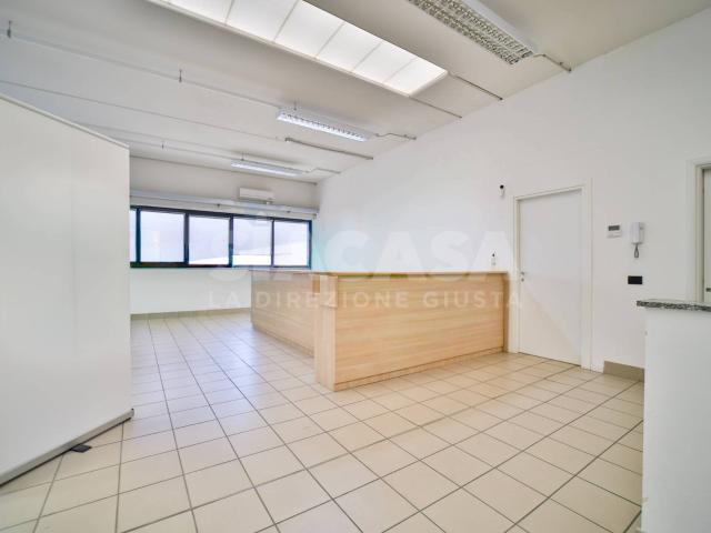 Capannone in vendita a Vimercate, Lombardia