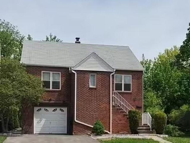 House for rent in Fort Lee