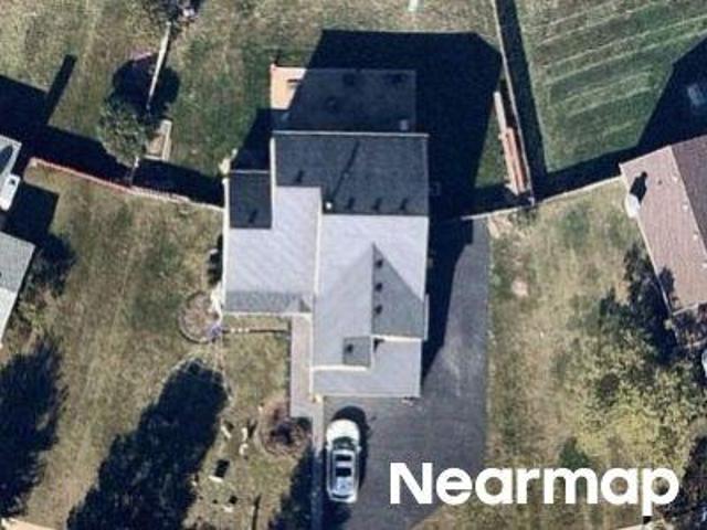 House for sale in Mchenry, Illinois