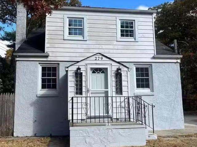 House for rent in Long Island City