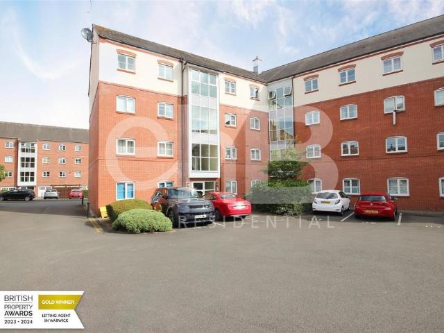 Apartment for rent in Woodloes Park, Green Close