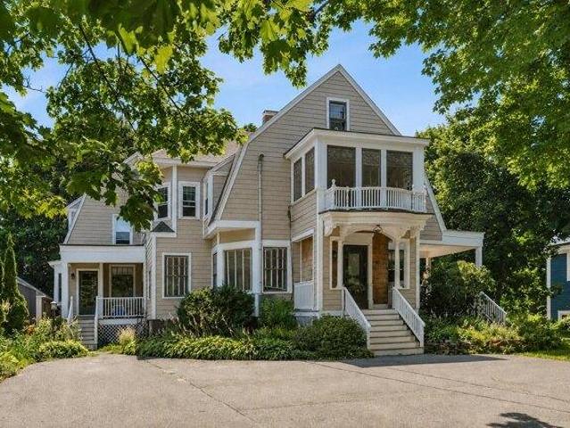 House for sale in Cape Elizabeth, Maine