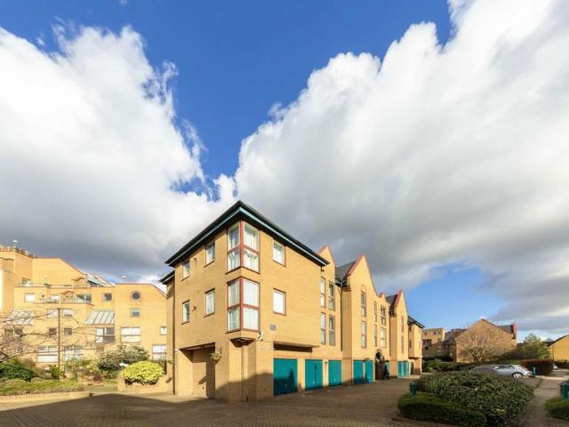 Apartment for rent in St. George in the East, Greater London