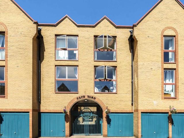 Apartment for rent in St. George in the East, Greater London