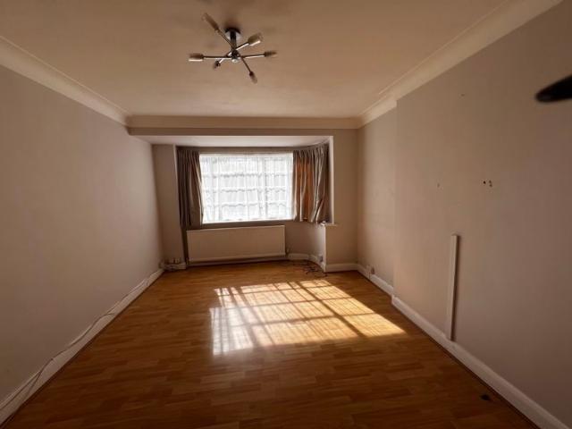 Apartment for rent in Pinner, Isle Of Man