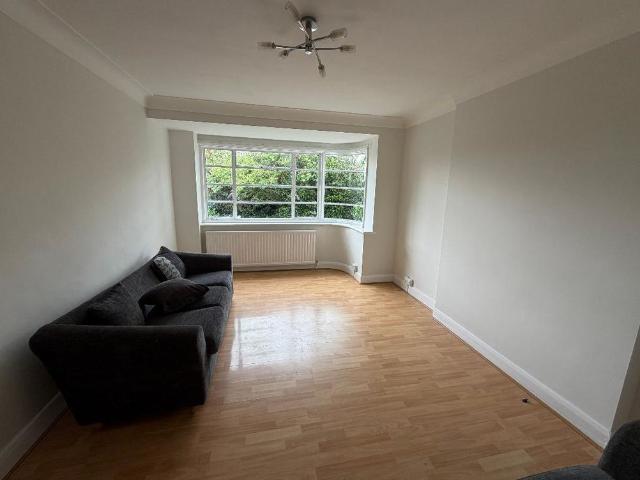 Apartment for rent in Pinner, Isle Of Man