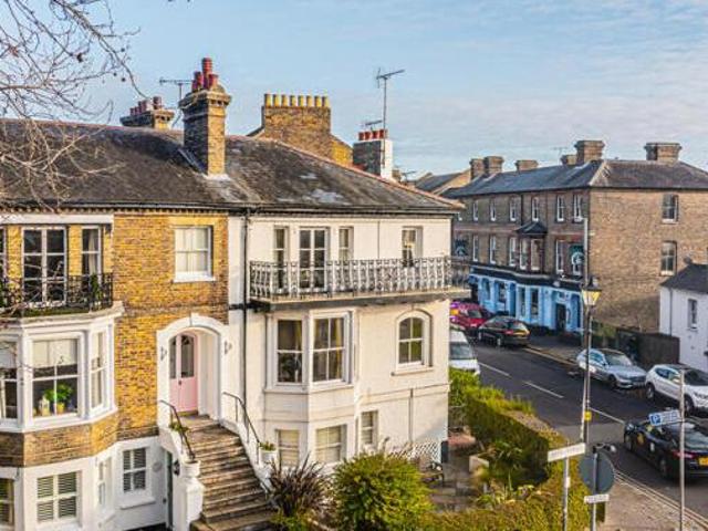 House for sale in Alton Barnes