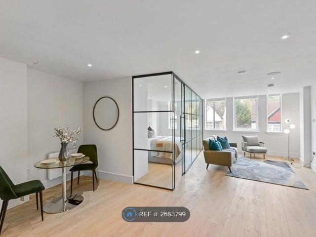 Apartment for rent in London Borough of Croydon, Purley