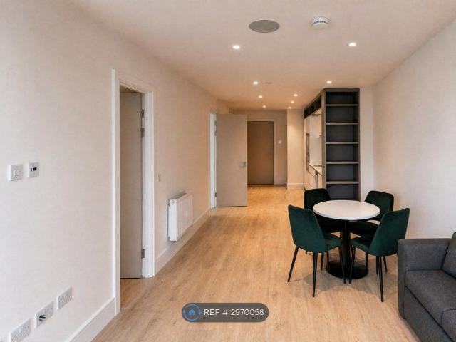Apartment for rent in London Borough of Croydon, Purley