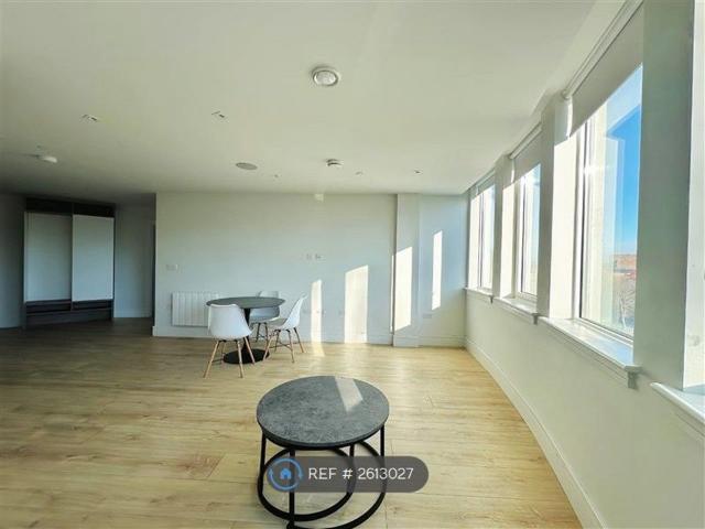 Apartment for rent in London Borough of Croydon, Purley