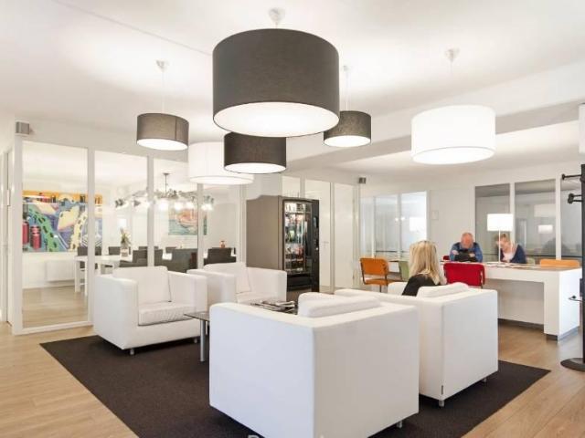 Bedrijfspand te huur in Capelle Aan Den Ijssel, Zuid Holland