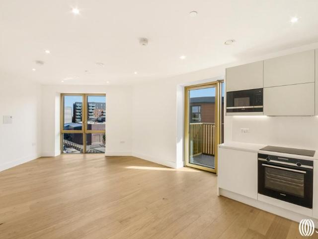 Apartment for rent in London Borough of Hounslow, Strand