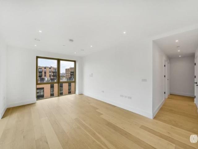 Apartment for rent in London Borough of Hounslow, Strand