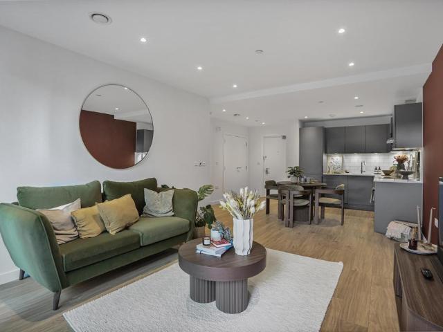 Apartment for rent in Strand-on-the-Green, Greater London