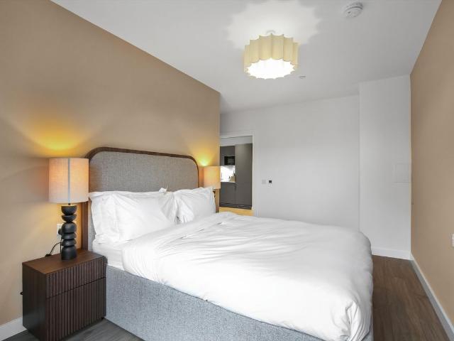 Apartment for rent in London Borough of Hounslow, Strand