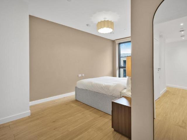 Apartment for rent in London Borough of Hounslow, Strand
