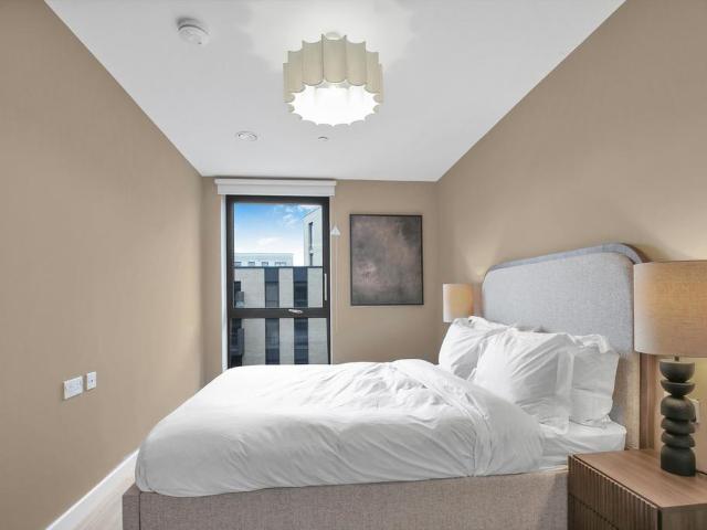 Apartment for rent in Strand-on-the-Green, Greater London