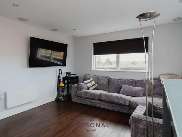 Apartment for rent in Woodcote, Epsom