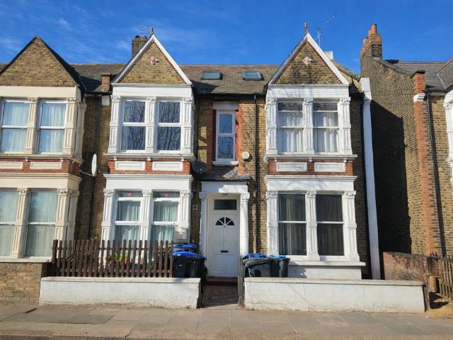 House for rent in Harlesden, Greater London