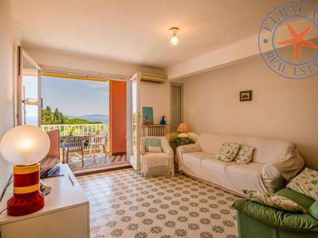 Appartamento in vendita a Rio, Toscana