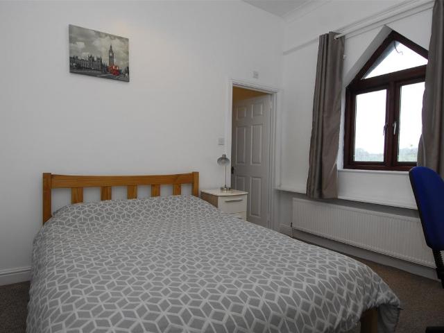 Apartment for rent in Pennycomequick, Mount Wise