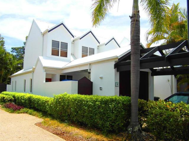 Townhouse for sale in Isle Of Capri