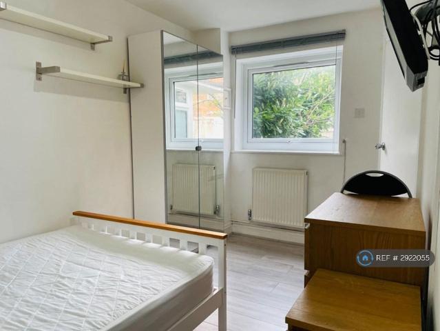 House for rent in Blackwall, Greater London
