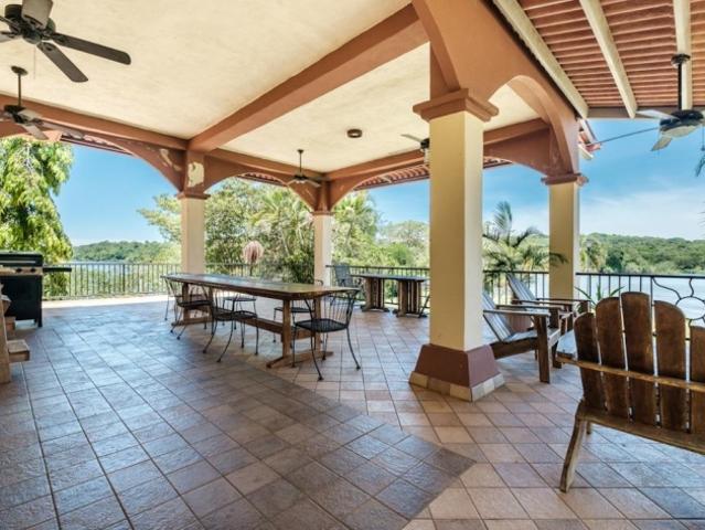 Captin Morgan Black and Blue Marlin Club