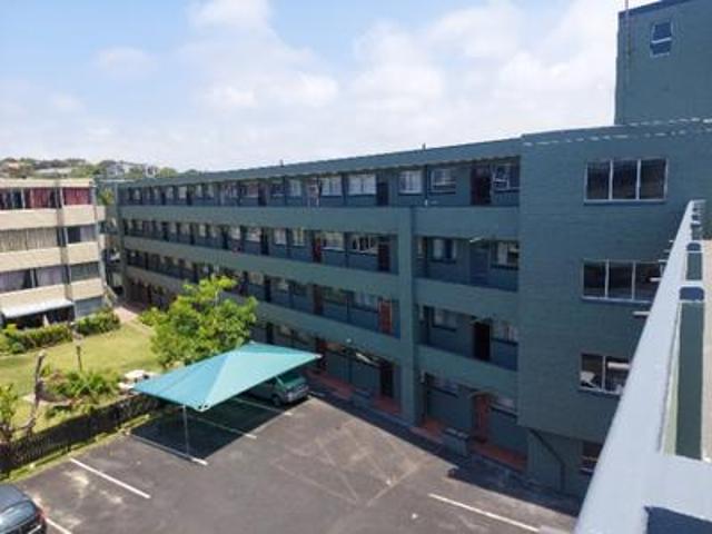 Apartment for sale in Amanzimtoti, Kwazulu-natal