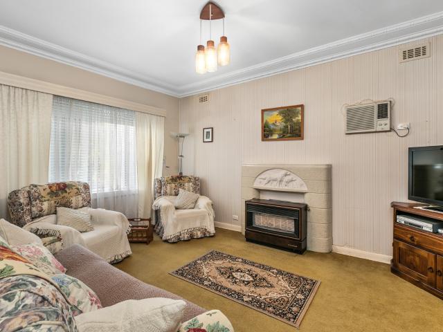 House for sale in Altona