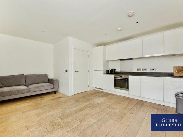 Apartment for rent in Kingsbury, Greater London