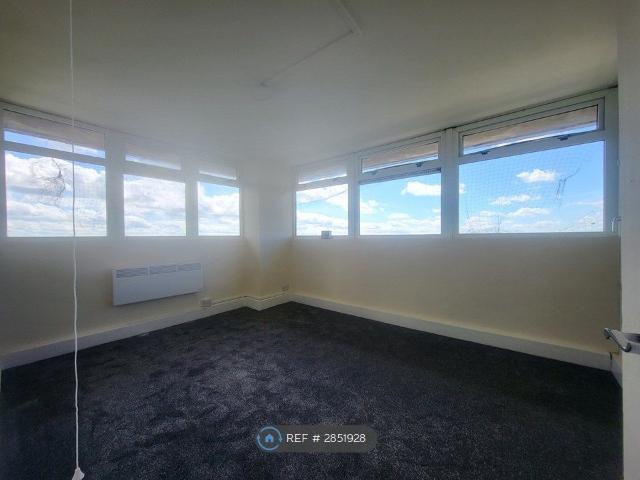Apartment for rent in Manor Farm Estate, West Midlands