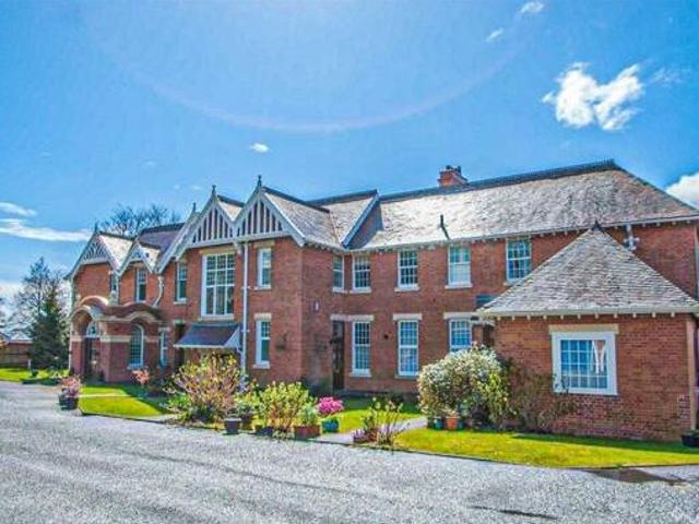 House for sale in Follaton, Strode