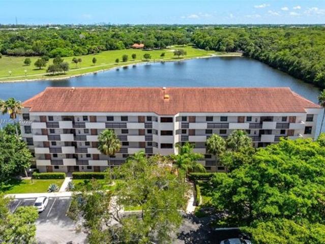 Condo for sale in Coconut Creek Condo for sale in Coconut Creek