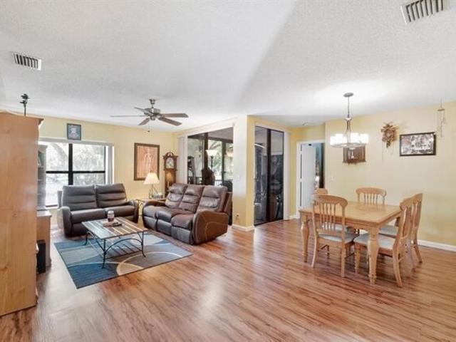 Condo for sale in Coconut Creek Condo for sale in Coconut Creek