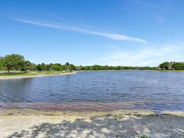 Condo for sale in Coconut Creek Condo for sale in Coconut Creek