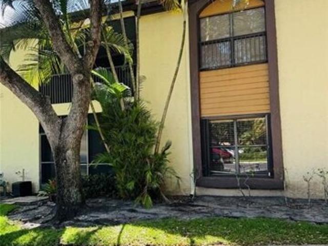 Condo for sale in Coconut Creek Condo for sale in Coconut Creek