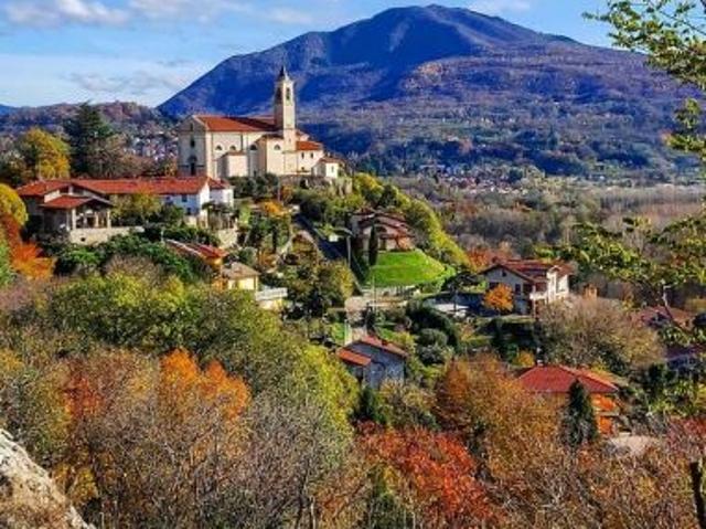 Appartamento in affitto a Caravate, Varese