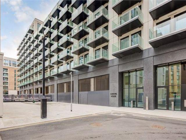 Apartment for rent in Royal Wharf, Greater London