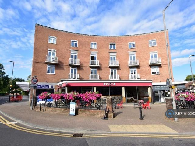 Apartment for rent in Holtspur, Forty Green