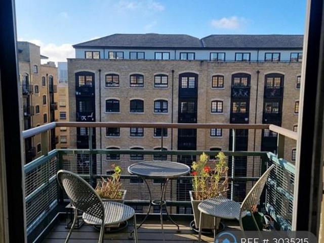 Apartment for rent in Bermondsey Village, Greater London