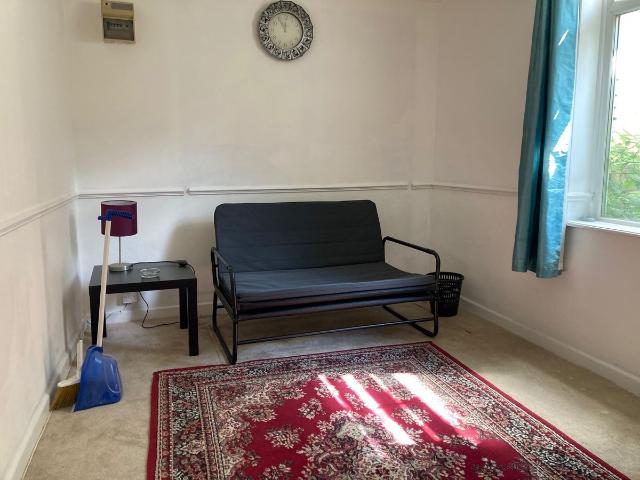 Studio for rent in Bury Park, Luton